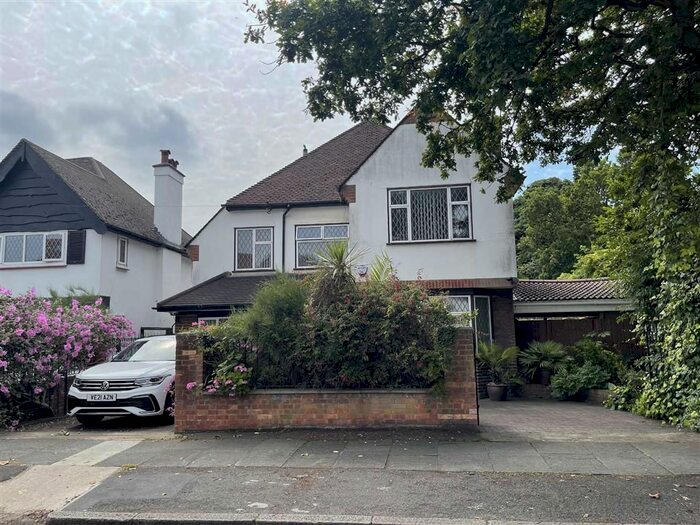 5 Bedroom Detached House To Rent In Minterne Avenue, Southall, Middlesex UB2