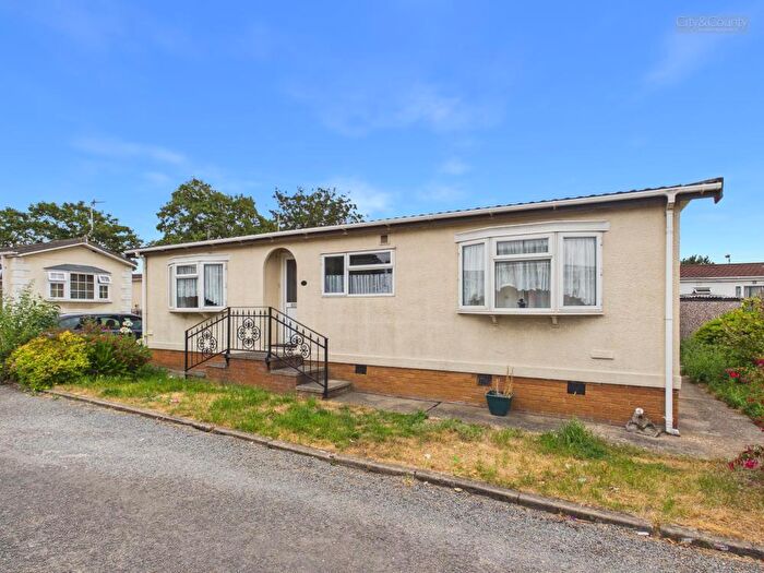 2 Bedroom Mobile Home For Sale In Fengate Mobile Home Park, Peterborough, PE1