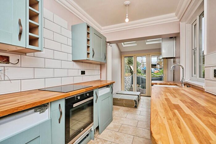 3 Bedroom Terraced House For Sale In Kings Road, East Cowes, Isle Of Wight, PO32