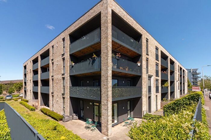 2 Bedroom Flat To Rent In Brunswick Road, Edinburgh, Midlothian, EH7