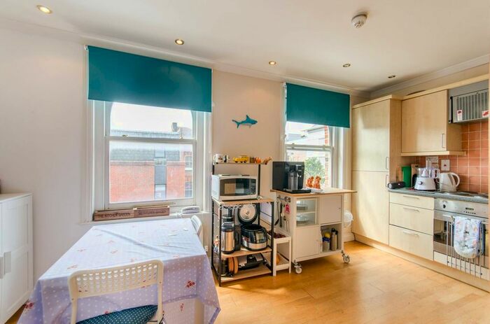 1 Bedroom Flat To Rent In The Broadway, Wimbledon, London, SW19