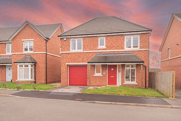 4 Bedroom Detached House For Sale In Leicester Square, Leeds, LS15