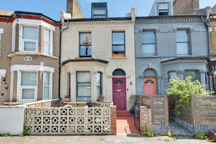 4 Bedroom Apartment For Sale In Knowles Hill Crescent, London, SE13