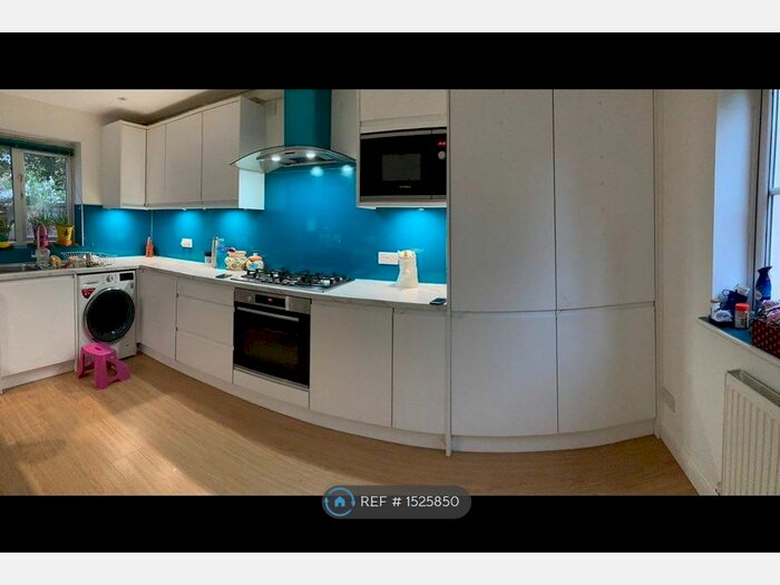 3 Bedroom Semi-Detached House To Rent In Teal Place, Sutton, SM1