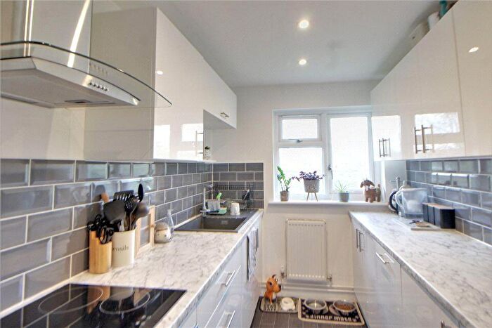 2 Bedroom Maisonette To Rent In North Road, Ash Vale, GU12