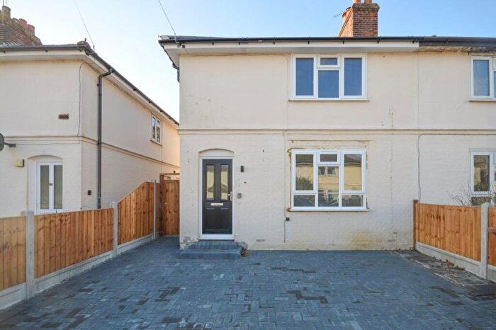 3 Bedroom House To Rent In West Road, Bishop`s Stortford, CM23