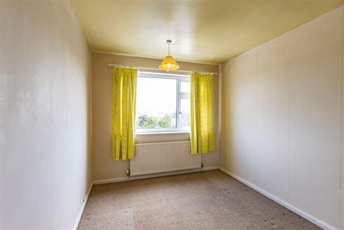 3 Bedroom Detached House For Sale In Lancaster Road, Chesterfield, S41