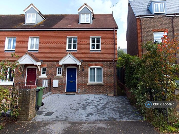 4 Bedroom Semi-Detached House To Rent In Victoria Way, Liphook, GU30