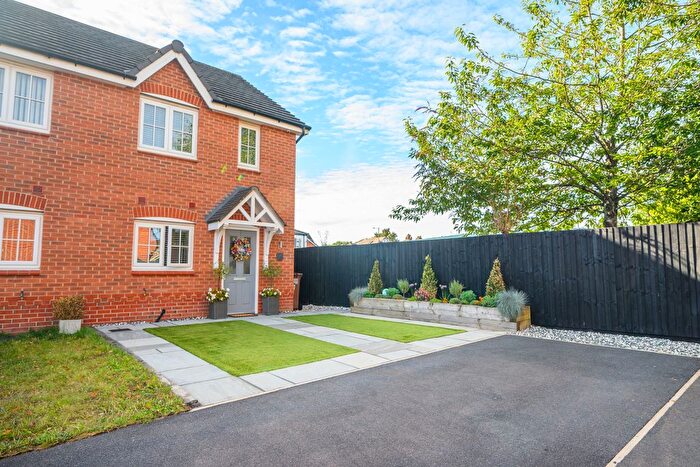 2 Bedroom Semi-Detached House For Sale In Skipton Close, Newton-Le-Willows, Merseyside, WA12