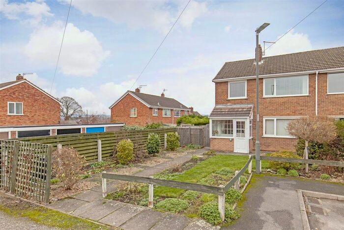 3 Bedroom Semi-Detached House To Rent In Paton Grove, Brimington, Chesterfield S43