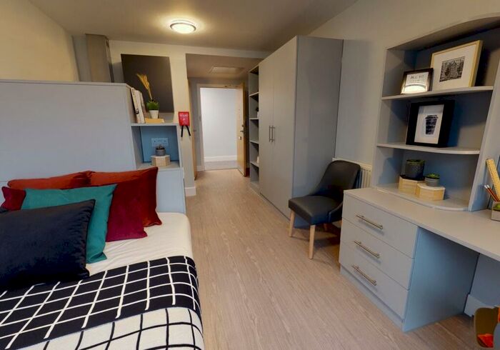 Flat To Rent In Iq Hoxton, E2