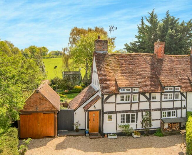 2 Bedroom Semi-Detached House For Sale In The Street, North Warnborough, Hampshire, RG29