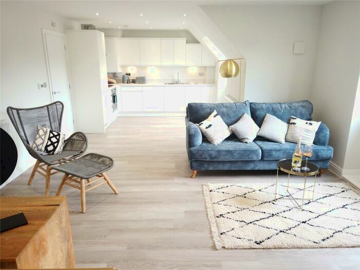 1 Bedroom Apartment For Sale In Cleveland Nook, Mortimer Common, Reading, Berkshire, RG7