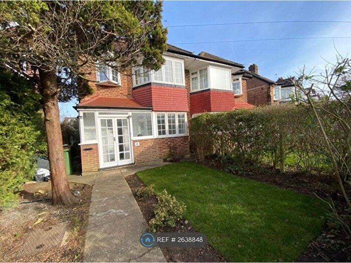 3 Bedroom Semi-Detached House To Rent In Broughton Avenue, Richmond, TW10
