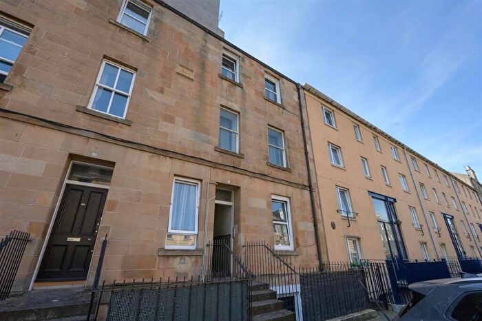 2 Bedroom House For Sale In Pitt Street, Edinburgh, EH6