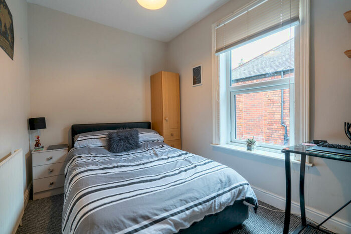 6 Bedroom Terraced House To Rent In West Parade - Student House - /, LN1