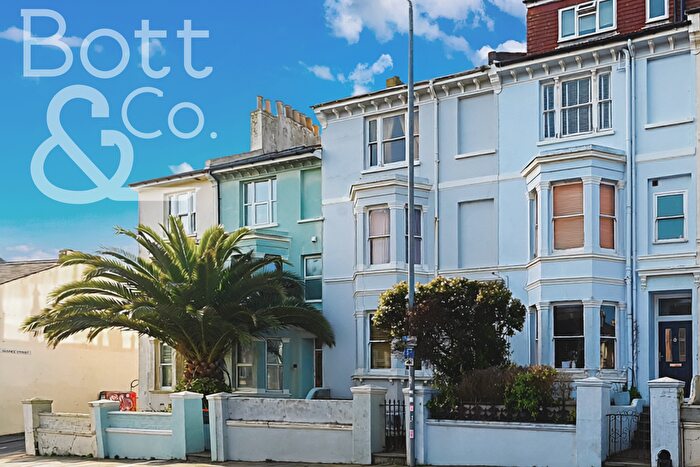 2 Bedroom Flat For Sale In Queens Park Road, Brighton, BN2