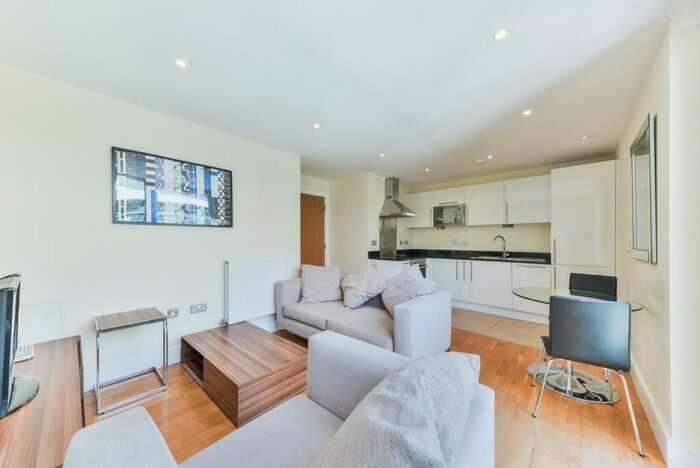 1 Bedroom Flat To Rent In Lanterns Court, Millharbour, Canary Wharf, London, E14