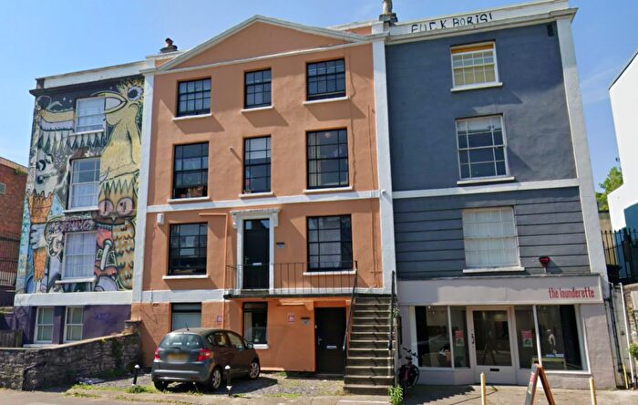 3 Bedroom Flat To Rent In Cheltenham Road, Stokes Croft, Bristol, BS6
