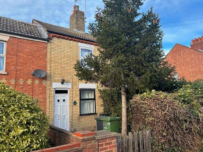 2 Bedroom House To Rent In Paston Lane, Peterborough, PE4