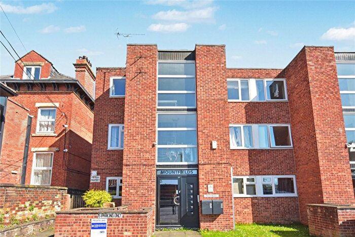 1 Bedroom Flat For Sale In Mountfields, Clarendon Road, Leeds, West Yorkshire, LS2