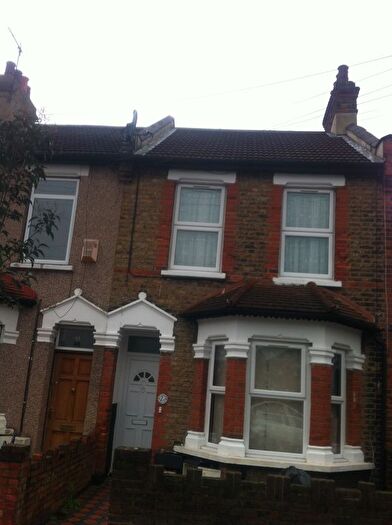 2 Bedroom Flat To Rent In Melford Road, Ilford, IG1