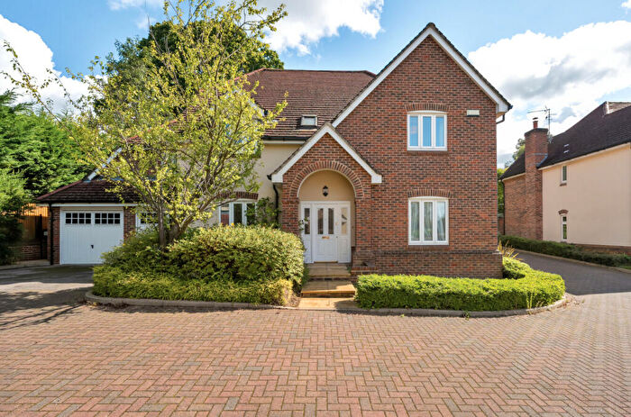 5 Bedroom Detached House To Rent In Hillthorpe Close, Purley, Surrey, CR8