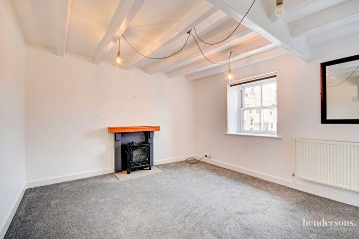 2 Bedroom Cottage To Rent In Rose Amp; Crown Yard, Whitby, YO21