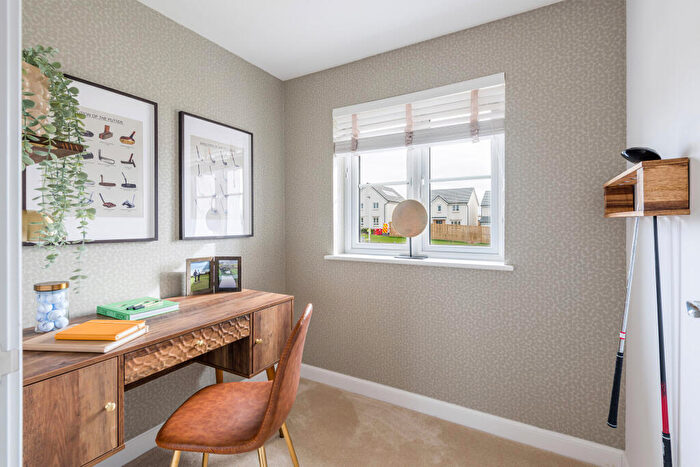 4 Bedroom Detached House For Sale In Bannerman Cruick, Edinburgh, EH17