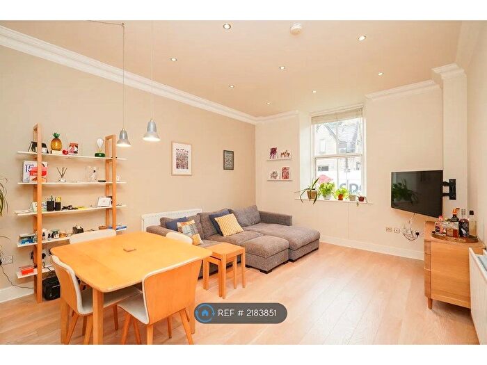 2 Bedroom Flat To Rent In Chestnut Court, Sheffield, S11