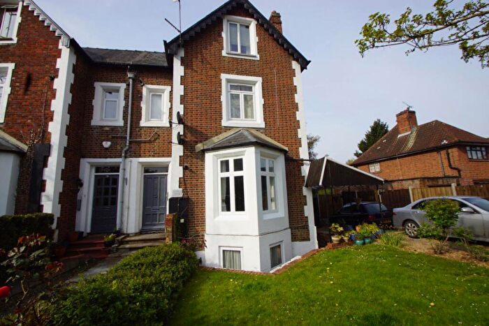 Studio To Rent In Upton Park, Slough, SL1