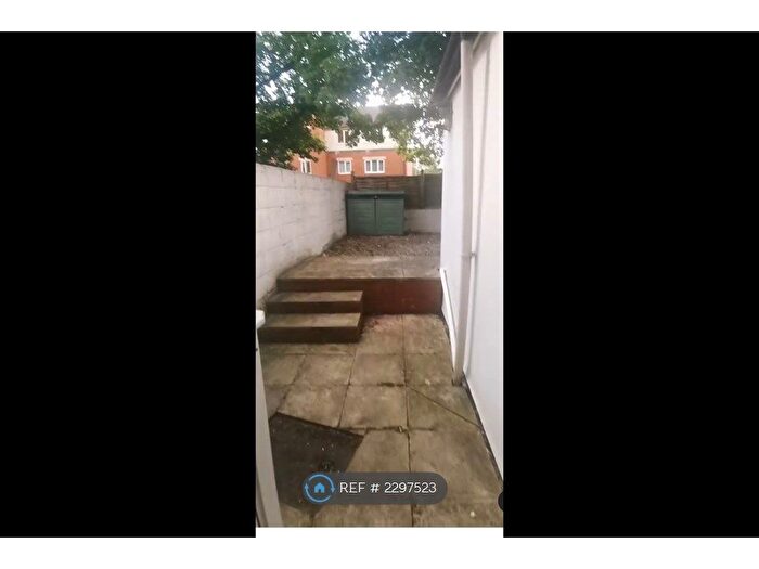 1 Bedroom Flat To Rent In Curtis Street, Swindon, SN1