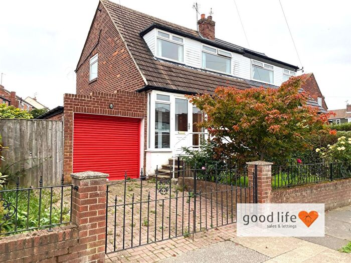 3 Bedroom Semi-Detached House For Sale In Stannington Grove, Tunstall, Sunderland, SR2