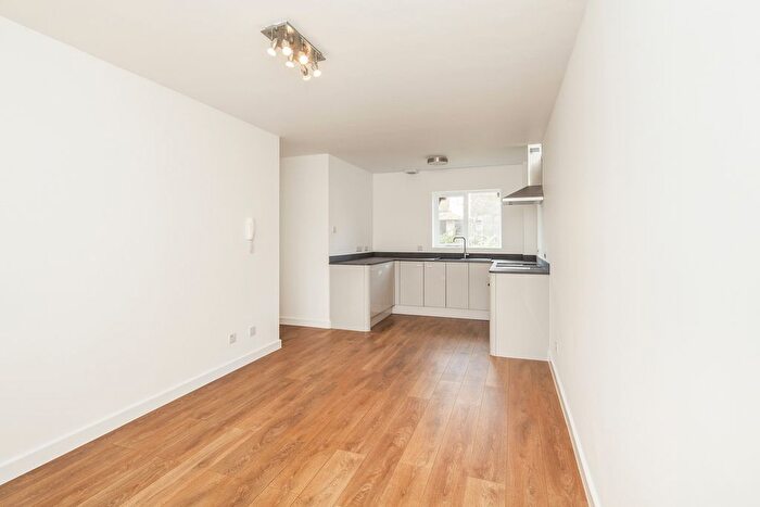 1 Bedroom Flat To Rent In Thicket Grove, London, SE20
