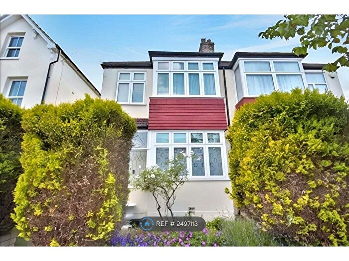 3 Bedroom Semi-Detached House To Rent In Merchland Road, London, SE9