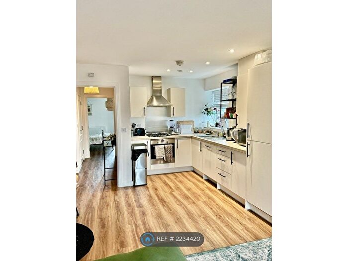 1 Bedroom Flat To Rent In Nightingale Way, Reading, RG30