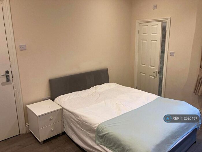 Studio To Rent In Brook Street, Luton, LU3