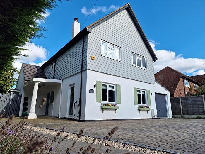 5 Bedroom Detached House For Sale In Greville Park Road, Ashtead, KT21