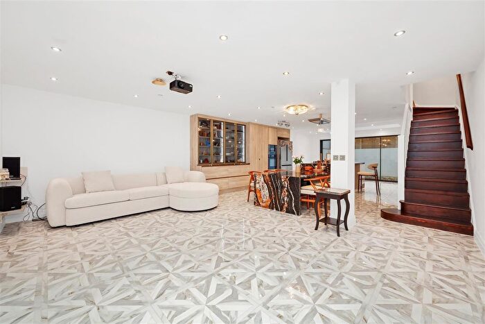 4 Bedroom Terraced House To Rent In Belsize Road, London, NW6