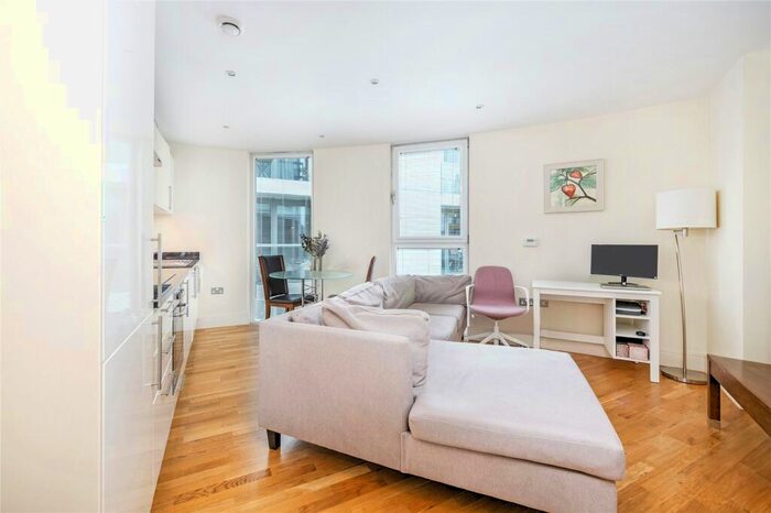 1 Bedroom Apartment To Rent In Trinity Tower, Quadrant Walk, Canary Wharf, London, E14
