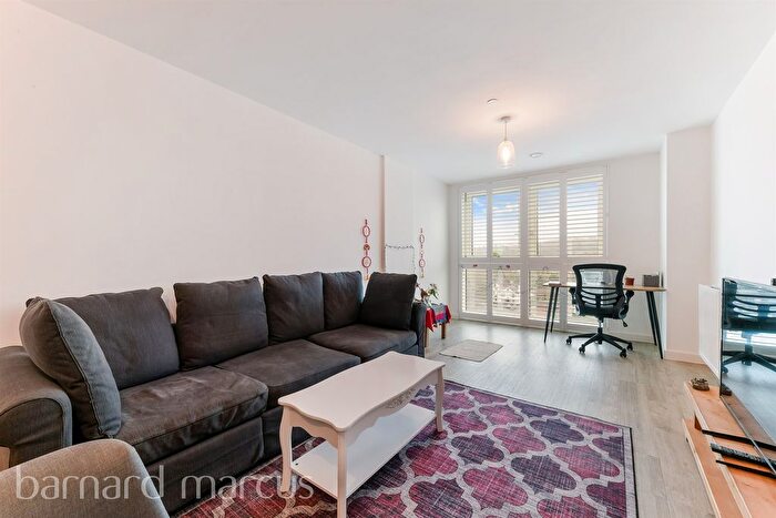 1 Bedroom Flat For Sale In Marketfield Way, Redhill, RH1