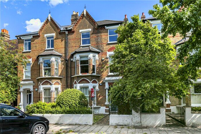 2 Bedroom Flat To Rent In Harvard Road, London, W4