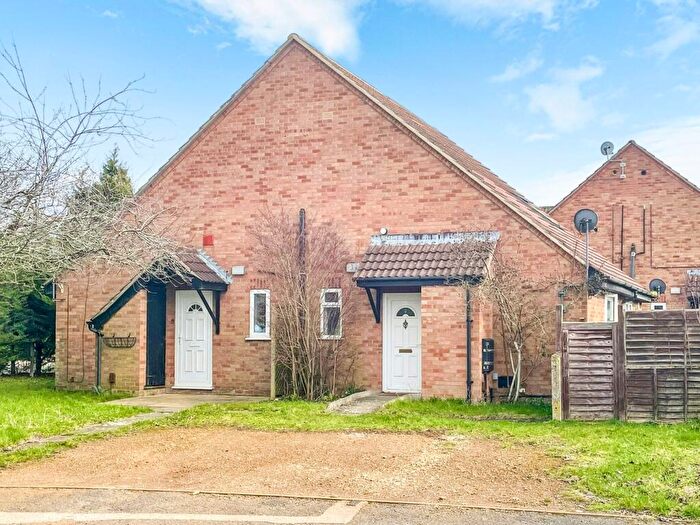 1 Bedroom Cluster House For Sale In Braybrooke Drive, Furzton, Milton Keynes, MK4