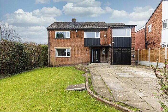 5 Bedroom Detached House For Sale In George Avenue, Birkby, Huddersfield, HD2