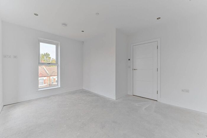 2 Bedroom Flat For Sale In Eldon Court, South Norwood, SE25