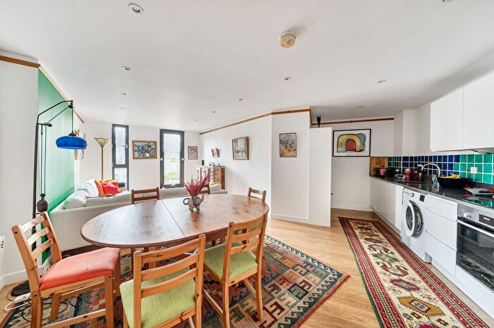 2 Bedroom Flat To Rent In Webber Street, London, SE1