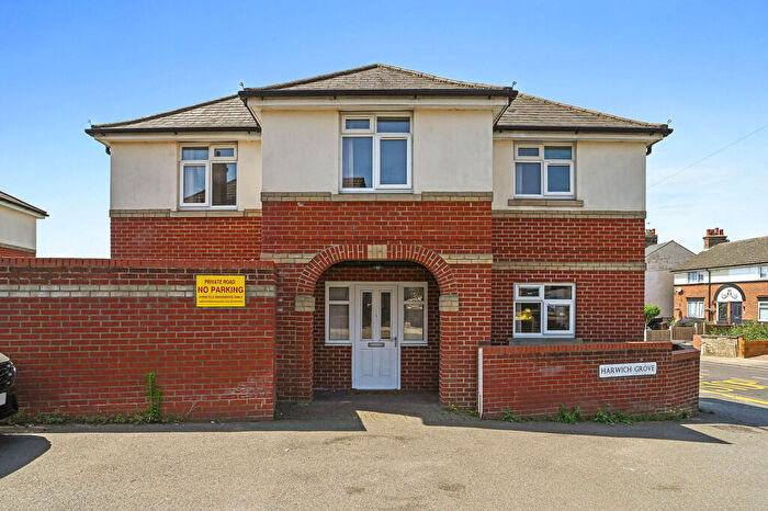 3 Bedroom End Of Terrace House For Sale In Harwich Grove, Colchester, Essex, CO4