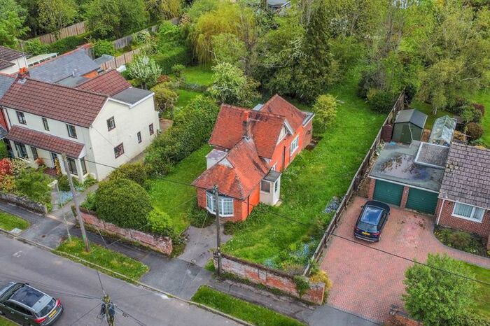 2 Bedroom Detached Bungalow For Sale In Ash Road, Ashurst, Southampton, SO40