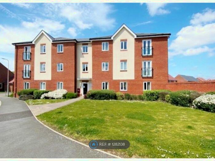 2 Bedroom Flat To Rent In Tabby Drive, Three Mile Cross, Reading RG7