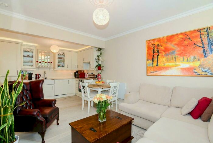 3 Bedroom Semi-Detached House To Rent In Romford Road, London, E15